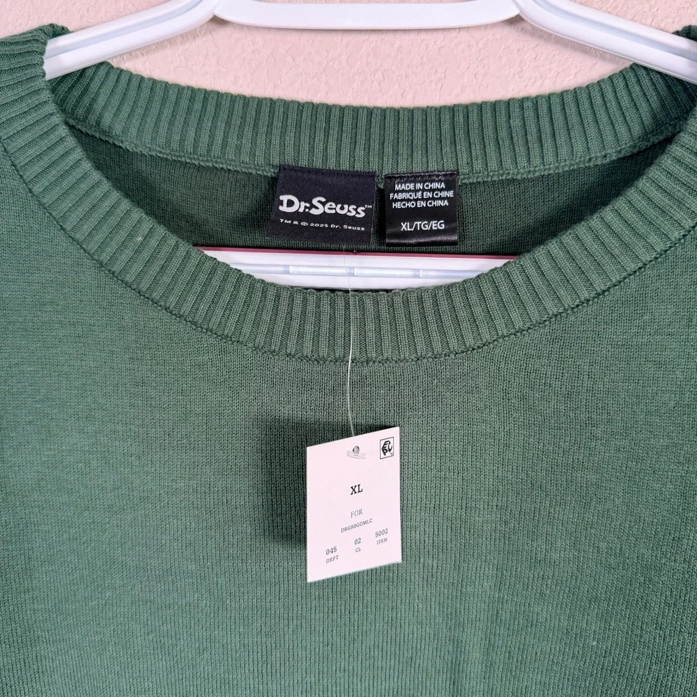 Dr. Seuss The‎ Grinch Sweater Mens XL Green Graphic Knit Holiday Crewneck NEW